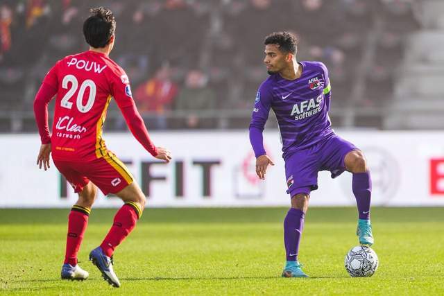 郭艾伦爆砍32分6记三分破纪录 广州大胜吉林